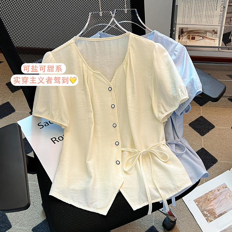 여성 셔츠 여름 반팔 2026 새로운 아름다운 맨위 외국 가스 V넥 작은 셔츠