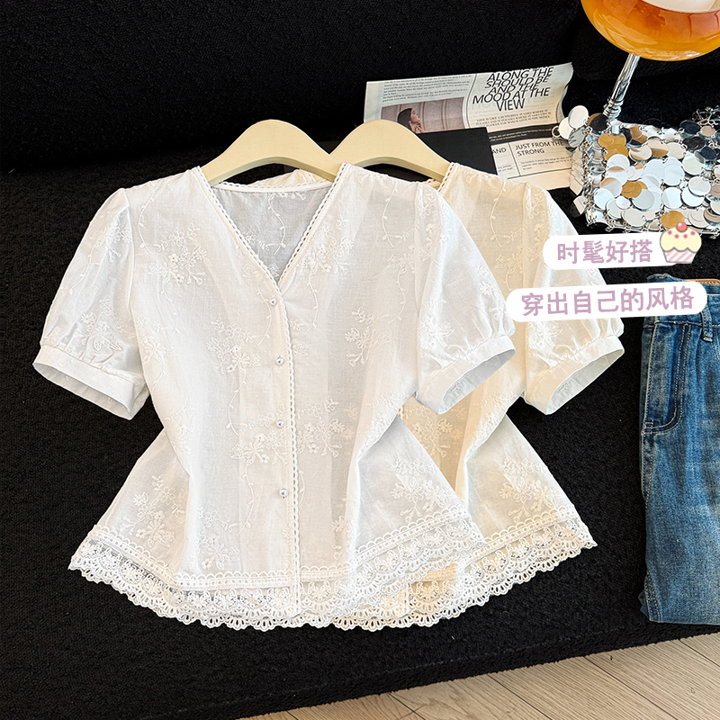 V 넥 셔츠 여성용 짧은 소매 2026 여름 새로운 레이스 밑단 디자인 센스 작은 셔츠
