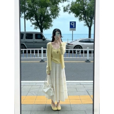 批发法式纯欲浪漫<b class='q'>甜美</b>开衫吊带套装+木耳花边层次感<b class='q'>甜美</b>蛋糕裙A字半裙