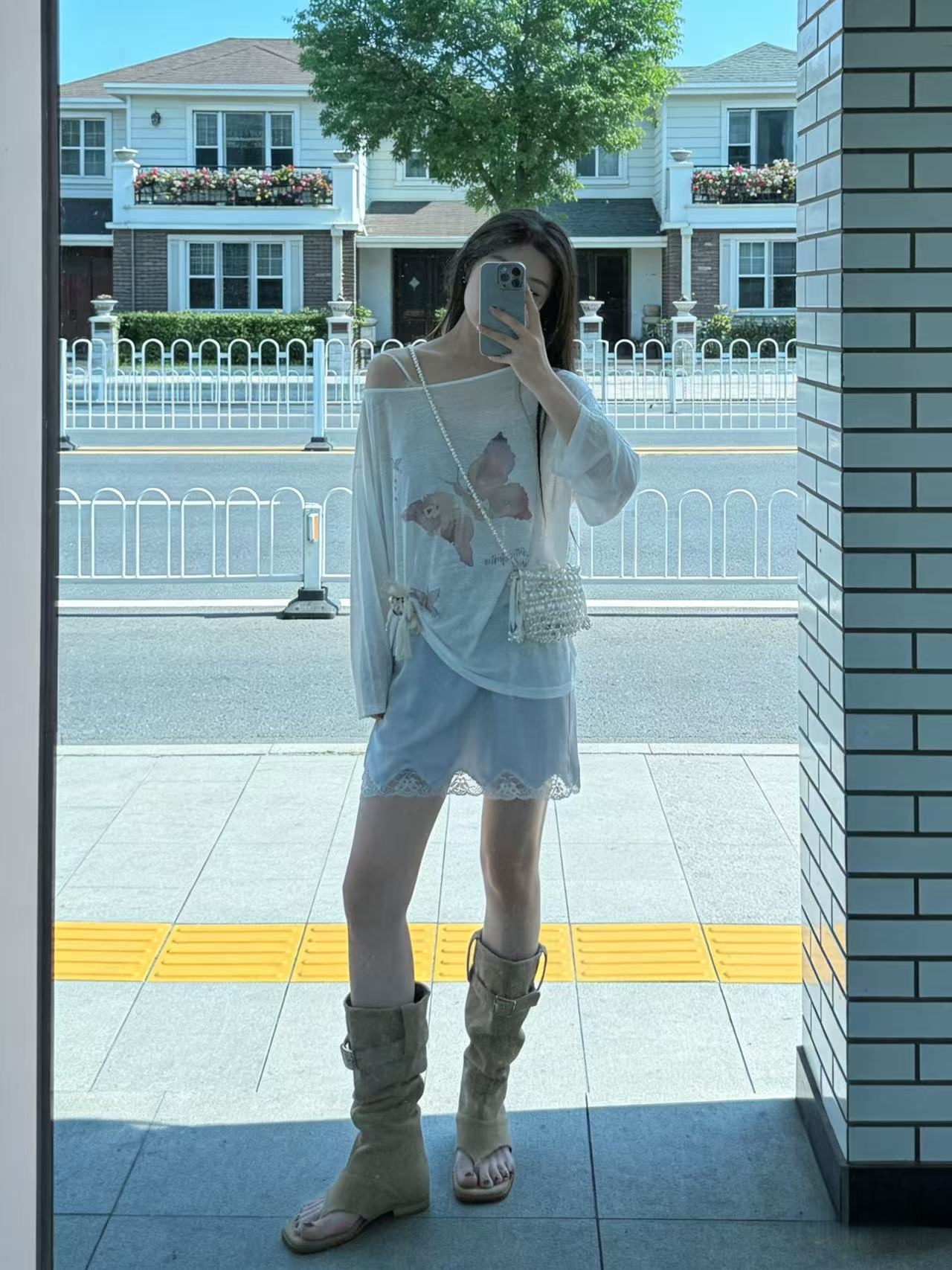 나비 프린트 오프숄더 긴팔 티셔츠 여성 얇은 스타일 루즈핏 자외선 차단 블라우스 얇은 스타일 아세트산 패치워크 레이스 반신 스커트 여성