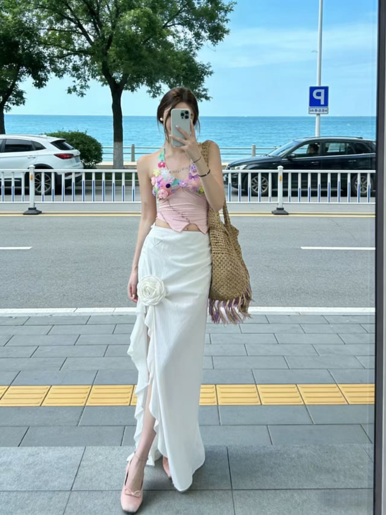 순수한 욕망 핫걸 품격 민소매 나비 꽃 맨위 프랑스식 디자인 센스 3 차원 흰색 꽃 반신 치마 세트