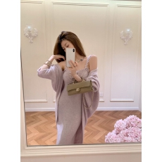 批发慵懒风针织开衫连衣裙两件套女2026秋收腰显瘦叠穿套装小众高级感