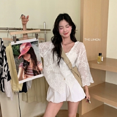 批发重工钩花刺绣防晒开衫女<b class='q'>夏季</b>2025新款宽松V领单排扣外搭薄款上衣