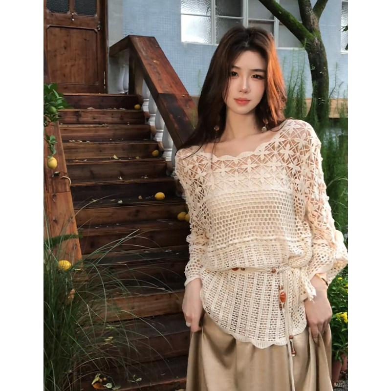 2026 보헤미안 바람 자수 홀로우 아웃 니트 스웨터 여성 가을 새로운 빅 사이즈 외부 가져 가라. 블라우스 나팔 소매 맨위