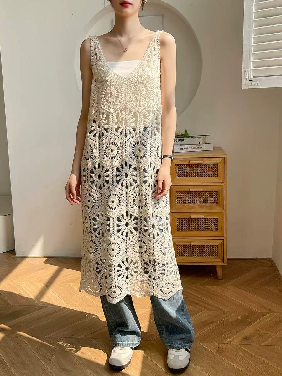 쌀 살구 색상 홀로우 아웃 니트 슬립 여성 드레스 2025 새로운 여름 자수 V넥 민소매 중간 길이 한 마디 치마