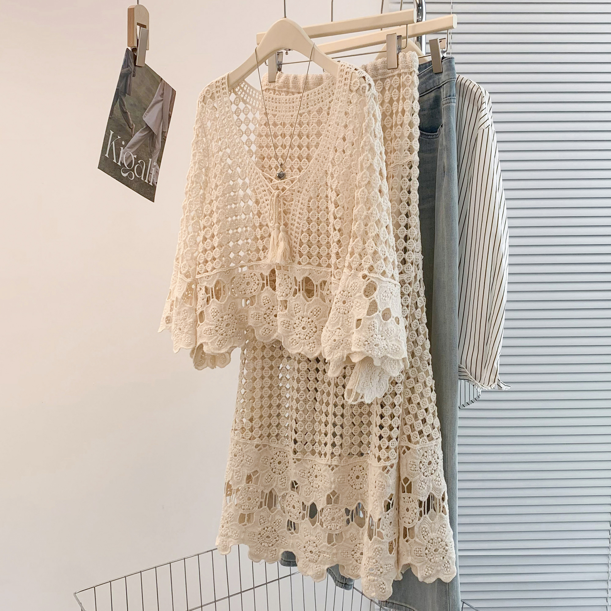 보헤미안 홀로우 아웃 니트 맨위 반신 스커트 두 조각 여성 세트 가을 루즈핏 휴가 바람 나팔 소매 자외선 차단 블라우스