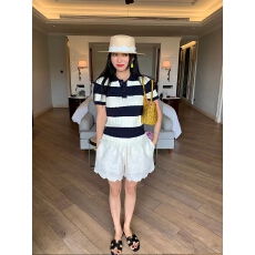 批发落落狷介毛衣外穿女2025年新款短袖<b class='q'>条纹</b>上衣POLO衫修身显瘦毛线衣