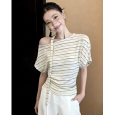 批发复古条纹斜肩挂脖短袖t恤女夏季时尚气质百搭体恤独特漂亮的<b class='q'>上衣</b>