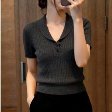 批发设计感V领短袖冰丝t恤女夏季2026<b class='q'>大码</b>胖mm显瘦减龄超火上衣<b class='q'>打底衫</b>