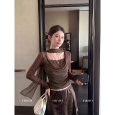 批发早秋穿搭美拉德女辣妹蕾丝拼接挂脖飘带长袖<b class='q'>T</b><b class='q'>恤</b>内搭荡领咖色上衣