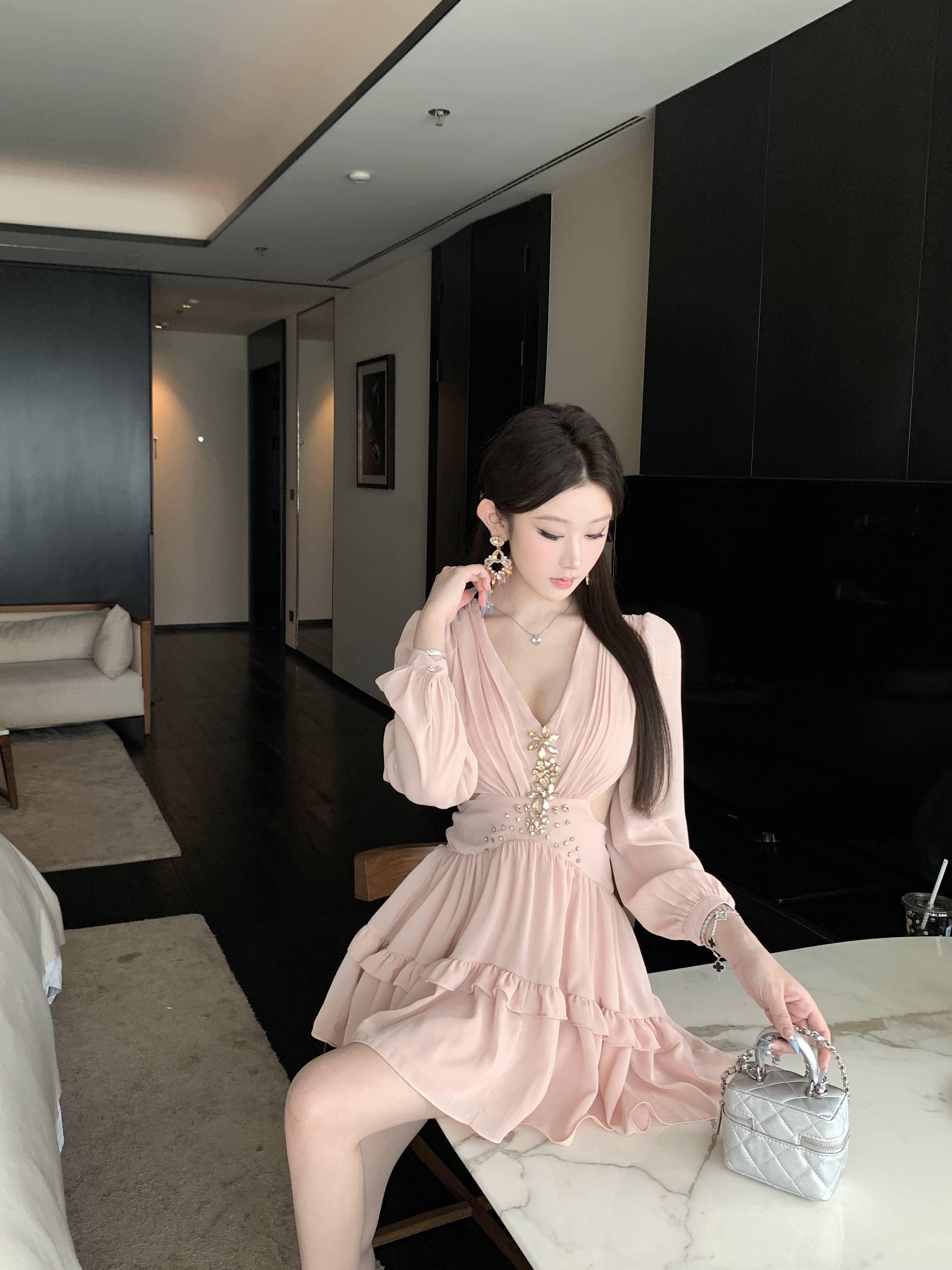 정가 실사 V넥 무거운 작업 못 훈련 긴팔 하이웨이스트 홀로우 아웃 슬림해 보이는 다용도 드레스