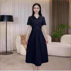 批发沐沐衣品夏季新款2026时尚休闲显瘦收腰气质中长群减龄小众<b class='q'>连衣裙</b>