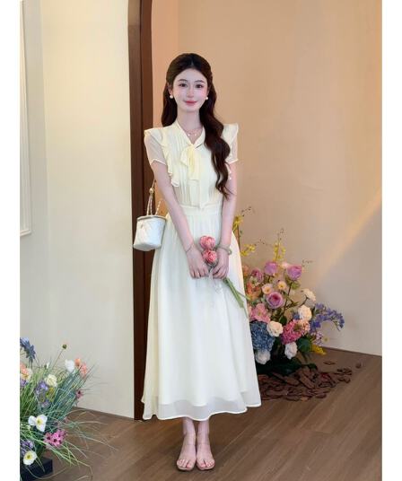 lili 리 리 가족 백색 안개 연애 편지 한 부서 부드러운 바람 화이트 롱 스커트 레이스업 프릴 허리 수축 드레스