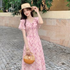 批发<b class='q'>夏季</b>温柔风法式荷叶边粉色碎花连衣裙女收腰显瘦茶歇A字显白长裙