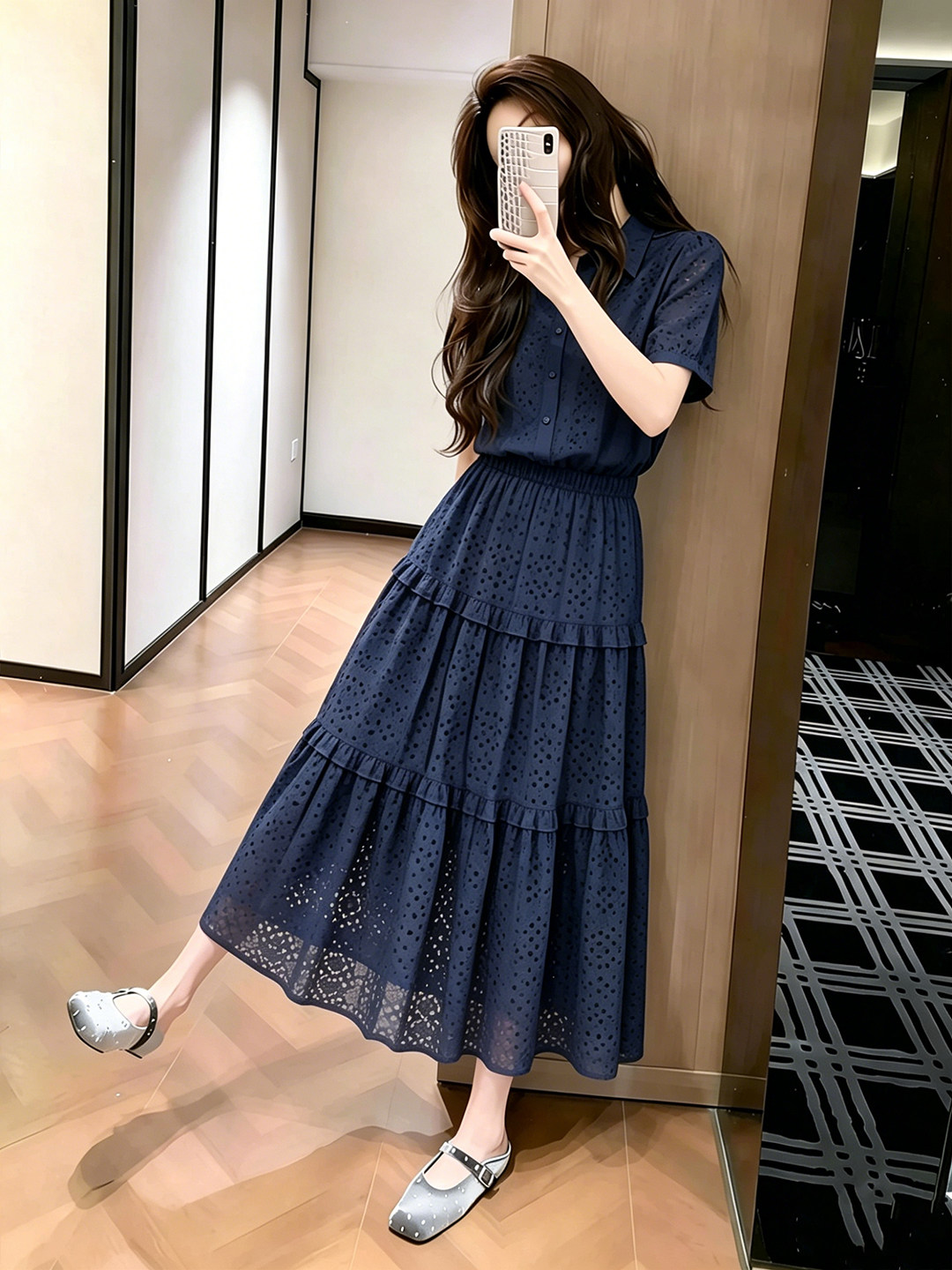 프랑스식 파란색 홀로우 아웃 셔츠 여성 드레스 2026 여름 새로운 디자인 센스 작은 대중 Chic 허리 수축 롱 스커트