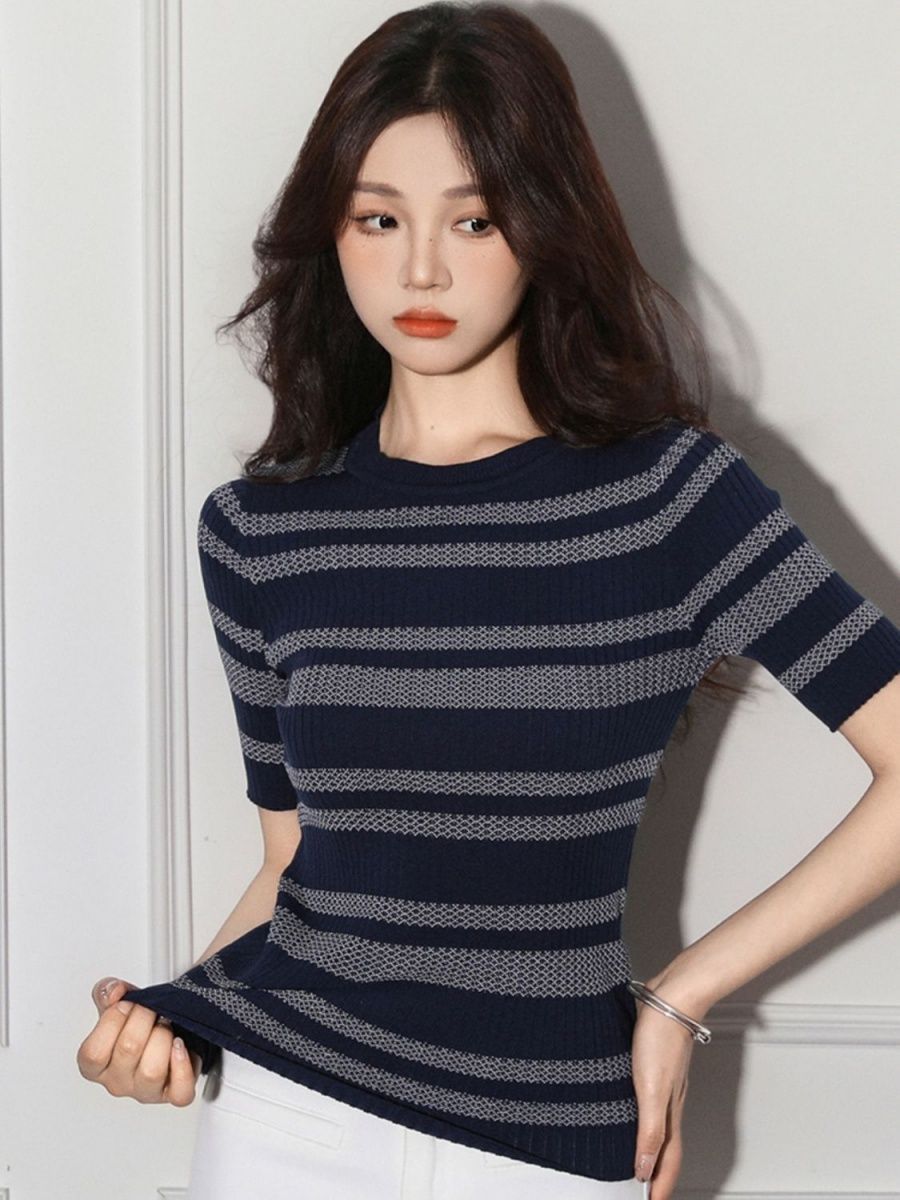 한 부서 라운드 넥 스트라이프 배색 반팔 니트 티셔츠 여성 2026 여름 새로운 몸매 가꾸기 슬림해 보이는 외국 가스 맨위 트렌디