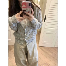 批发韩系漂亮白色碎花针织开衫<b class='q'>外套女</b>春夏设计感小众外穿宽松显瘦上衣