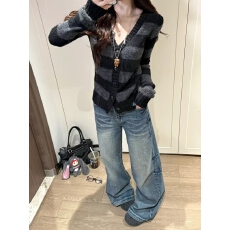 批发美式复古条纹V领针织衫女<b class='q'>春</b>季新款修身显瘦软糯开衫长袖毛衣外套