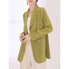 批发艺创三宅风褶皱修身<b class='q'>显瘦</b><b class='q'>外套</b>新款休闲百搭上衣气质减龄韩版女装