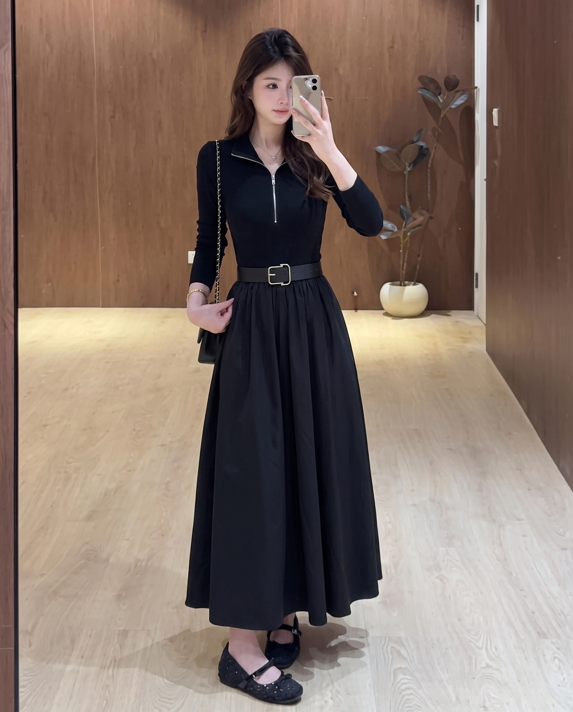 ～大码女装秋季赫本风黑色气质设计感时尚拉链收腰显瘦连衣裙 服裝批發女裝批發服飾貨源