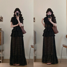 批发实拍微胖mm设计感碎花小<b class='q'>衫</b>开叉半身裙大码套装