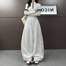 批发2026年春季新款重工刺绣酷飒感阔腿宽松显瘦休闲裤