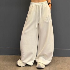 批发2026夏季新款烫钻高腰显瘦宽松弯刀运动休闲裤