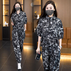 批发2026夏季新款印花<b class='q'>套装</b>女半拉链宽松上衣束脚裤休闲减龄两件套