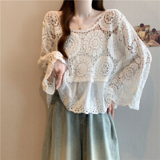 批发实拍大码镂空钩花蕾丝花边拼接遮肚外搭套头喇叭袖上衣