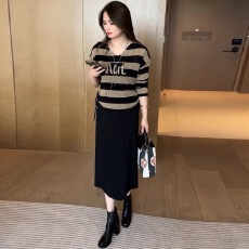 批发长袖<b class='q'>连衣裙</b>套装女2025春季新款洋气质V领条纹针织衫吊带裙两件套