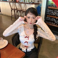 批发甜美娃娃领短款<b class='q'>蕾丝</b>衫2025春季新款修身显瘦甜辣长袖上衣女装chic