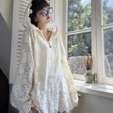 批发蕾丝钩花连帽长袖打底衫女春秋大码胖mm显瘦洋气中长款遮屁股上衣