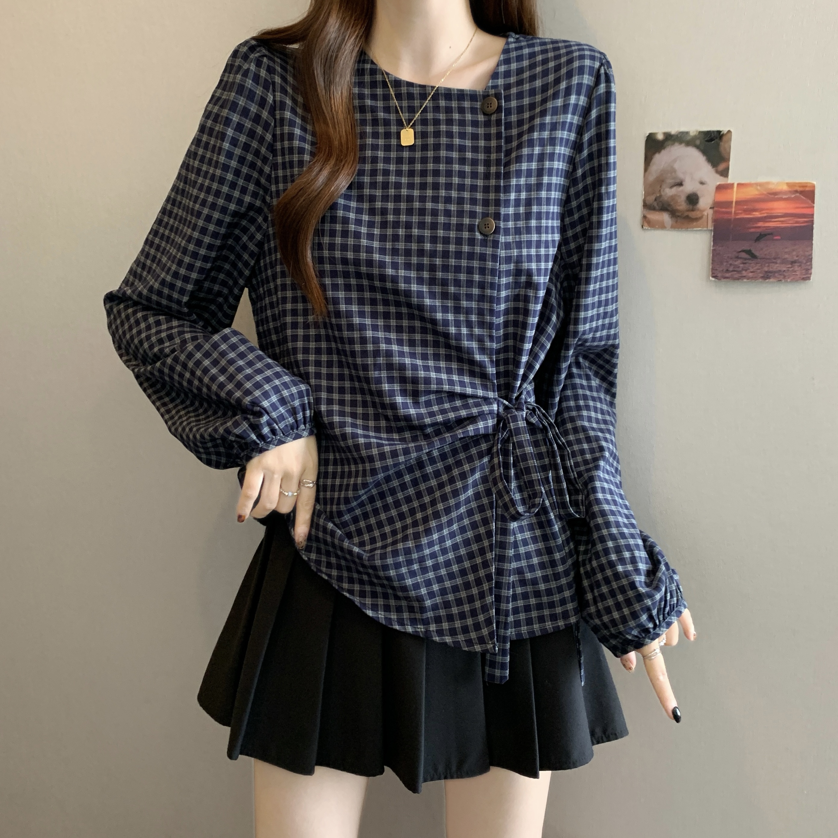 빅 사이즈 2026 새로운 불규칙 핀치 Pleat 체크무늬 여성 셔츠 높은 품질 캐주얼 연령 감소 작은 셔츠 맨위 트렌디