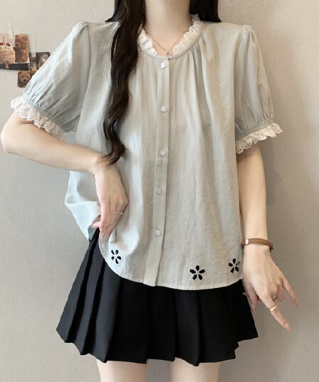 지방 mm 우유 파란색 홀로우 아웃 꽃 레이스 측면 반팔 여성 셔츠 여름 레트로 루즈핏 디자인 센스 맨위