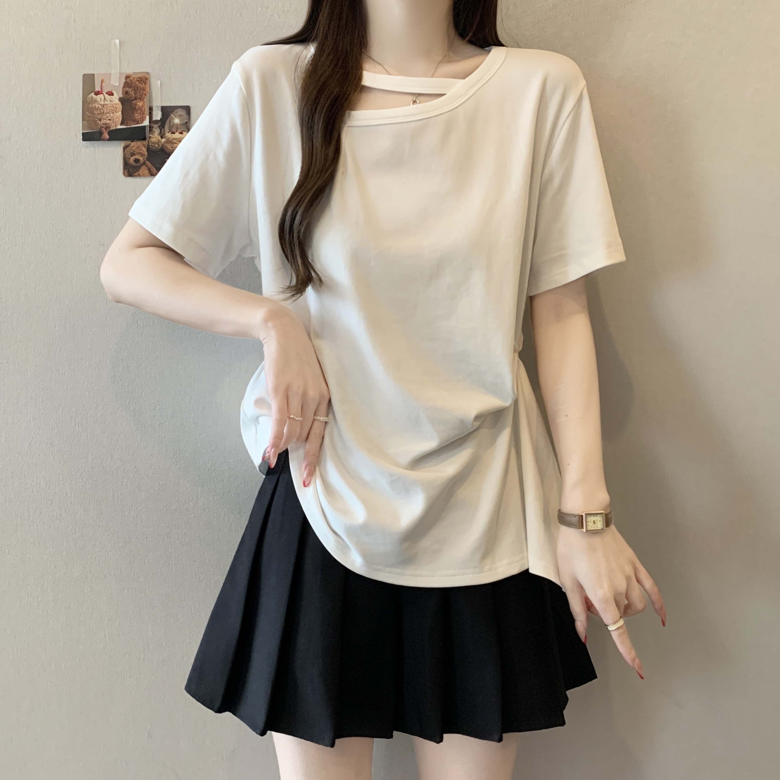 빅 사이즈 불규칙 비스듬한 칼라 반팔 티셔츠 여성 여름 새로운 지방 m 루즈핏 슬림해 보이는 다용도 외국 가스 디자인 센스 맨위