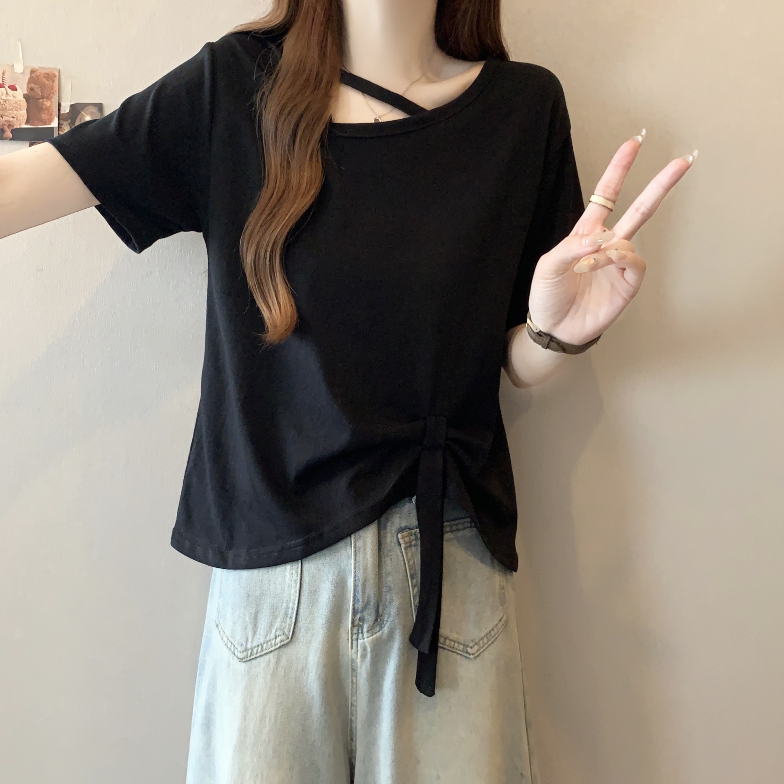2026 여름 새로운 지방 mm 빅 사이즈 디자인 센스 불규칙 반팔 티셔츠 여성 홀로우 아웃 리본 슬림해 보이는 맨위 트렌디