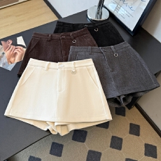 批发实拍 A字厚实斜纹料短裙裤女2025秋冬基础百搭显瘦四色中<b class='q'>高腰</b><b class='q'>短裤</b>