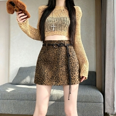 批发实拍 复古印花豹纹短裙女2026早秋<b class='q'>新款</b>高腰显瘦鹿皮绒A字包臀半裙