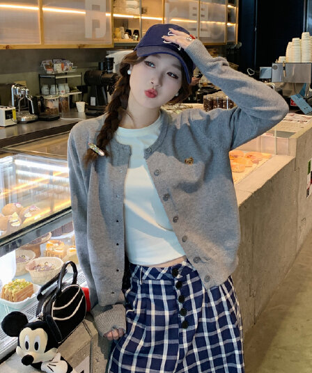 회색 니트 오픈 가디건 여성 코트 2026 새로운 가을 겨울 외출용 스웨터 외부 가져 가라. 이른 가을 착용 가져 가라. 고급 센스 맨위