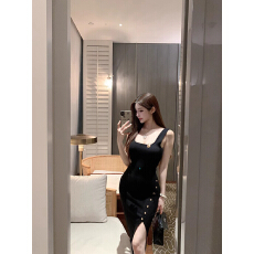 批发杏色千金名媛风针织吊带裙高开叉包臀显瘦生日礼服纯欲风斩男战裙