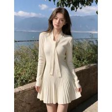 批发温柔风系带V领针织连衣裙女秋冬新款气质修身显瘦包臀内搭短裙子