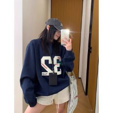 批发<b class='q'>韩国</b>chic秋冬新款高级感贴布短款圆领卫衣男女宽松休闲<b class='q'>情侣</b><b class='q'>外套</b>潮
