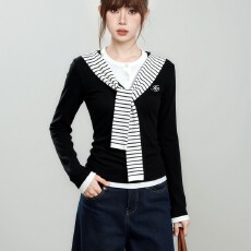 批发新款假两件条纹披肩正肩长袖<b class='q'>针织衫</b>女早秋季修身内搭打底短款上衣