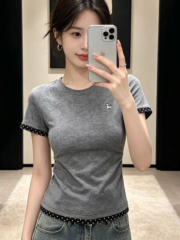 여름 새로운 한국 스타일 아메리칸 자수 도트 무늬 패치워크 반팔 티셔츠 여성 몸매 가꾸기 슬림해 보이는 핫걸 패치워크 색상 맨위 트렌디