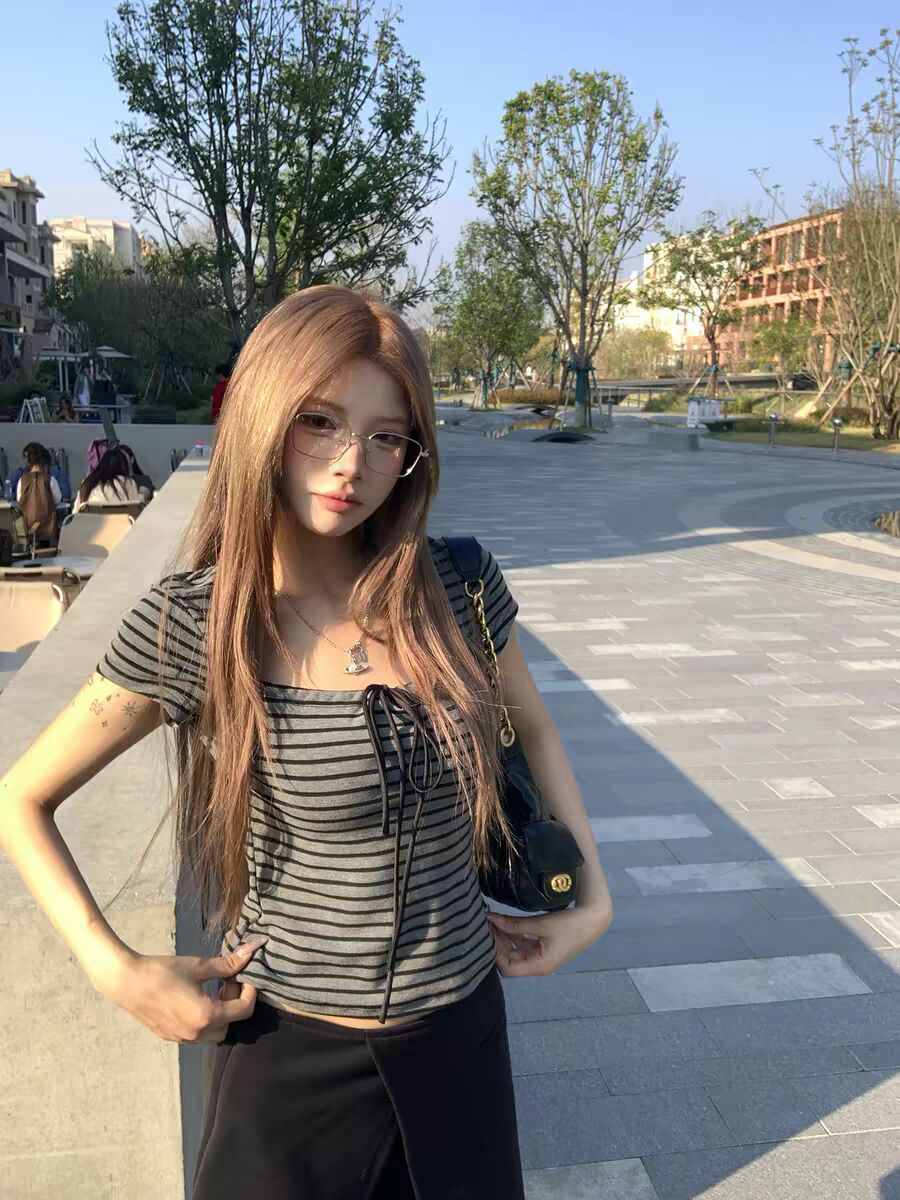 한국 스타일 아메리칸 여름 새로운 핫걸 바람 한 부서 작은 대중 Chic 광장 칼라 블랙 회색 스트라이프 반팔 티셔츠 여성 트렌디