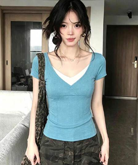 한국 스타일 아메리칸 불규칙 구덩이 기사 여름 새로운 한 부서 레이크 블루 색상 V넥 페이크 레이어드 작은 대중 반팔 티셔츠 여성 트렌디