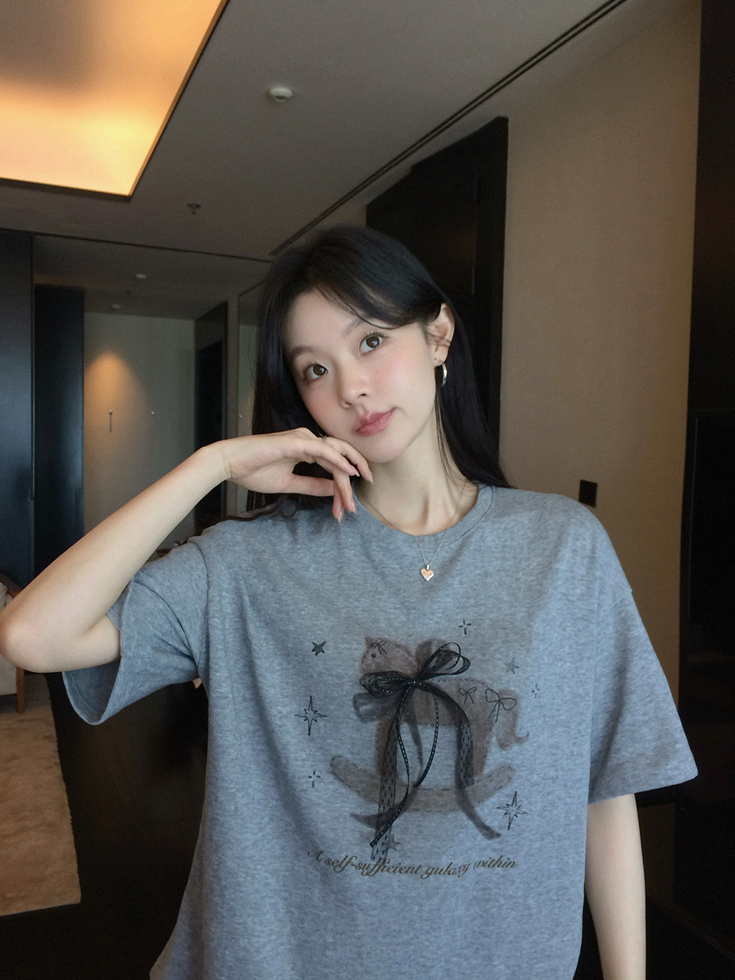 라이 경기 서울 눈꽃 레이스 나비 매듭 리본 트로이 목마 프린트 t 얇은 스타일 슬림해 보이는 라운드 넥 가을 어깨 반팔 맨위 여성