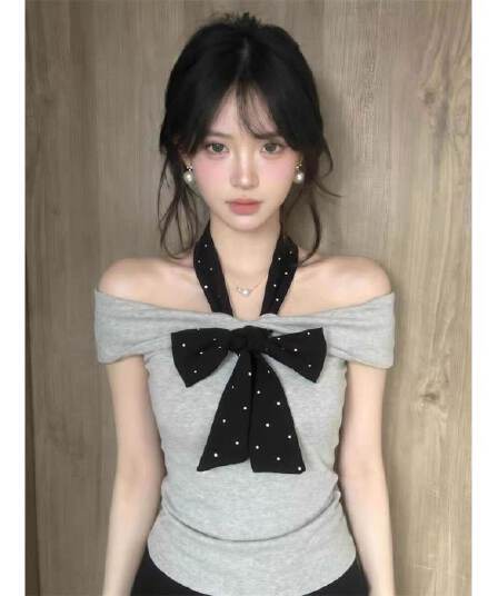 2026 여름 새로운 한 부서 순수한 욕망 도트 무늬 스트랩 오프숄더 반팔 티셔츠 여성 ins 트렌디 몸매 가꾸기 슬림해 보이는 맨위