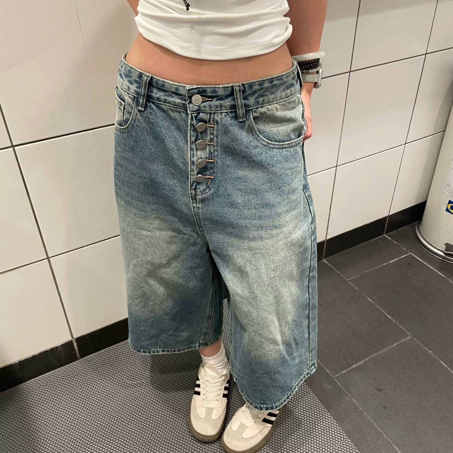 아메리칸 레트로 워싱 마 오래된 단추 넓은 다리 7 점 청바지 남녀 느긋한 바람 루즈핏 스트레이트 거리 반바지