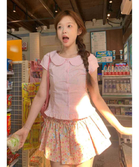 아메리칸 레트로 체크무늬 반팔 여성 셔츠 여름 착용 가져 가라. 베이비 칼라 셔츠 몸매 가꾸기 슬림해 보이는 학원 달콤함 맨위